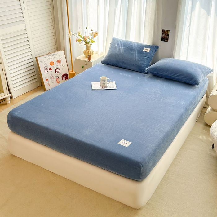 91家纺网 家纺一手货源 找家纺 贝扬思家纺 2025新款牛奶绒纯色单床笠-home系列 Home-深蓝