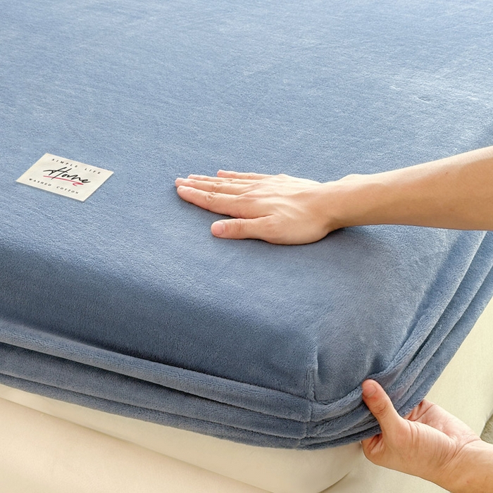 91家纺网 家纺一手货源 找家纺 贝扬思家纺 2025新款牛奶绒纯色单床笠-home系列 Home-深蓝