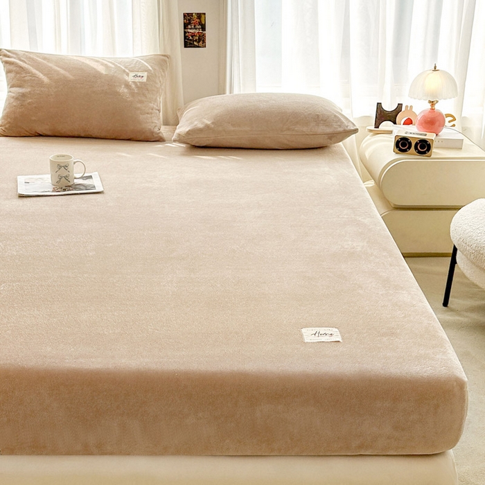 91家纺网 家纺一手货源 找家纺 贝扬思家纺 2025新款牛奶绒纯色单床笠-home系列 Home-土咖