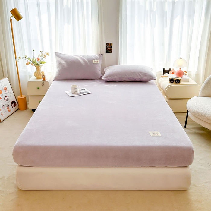 91家纺网 家纺一手货源 找家纺 贝扬思家纺 2025新款牛奶绒纯色单床笠-home系列 Home-香芋紫