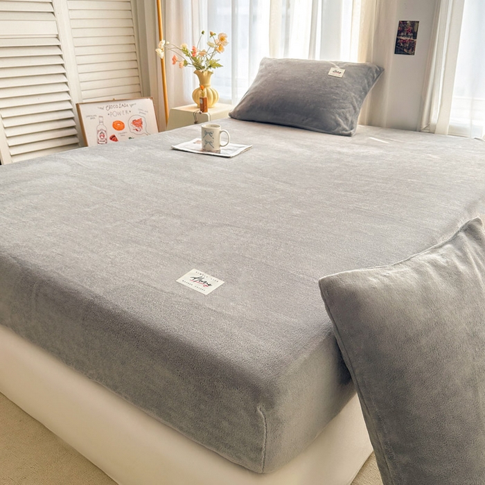 91家纺网 家纺一手货源 找家纺 贝扬思家纺 2025新款牛奶绒纯色单床笠-home系列 Home-银灰