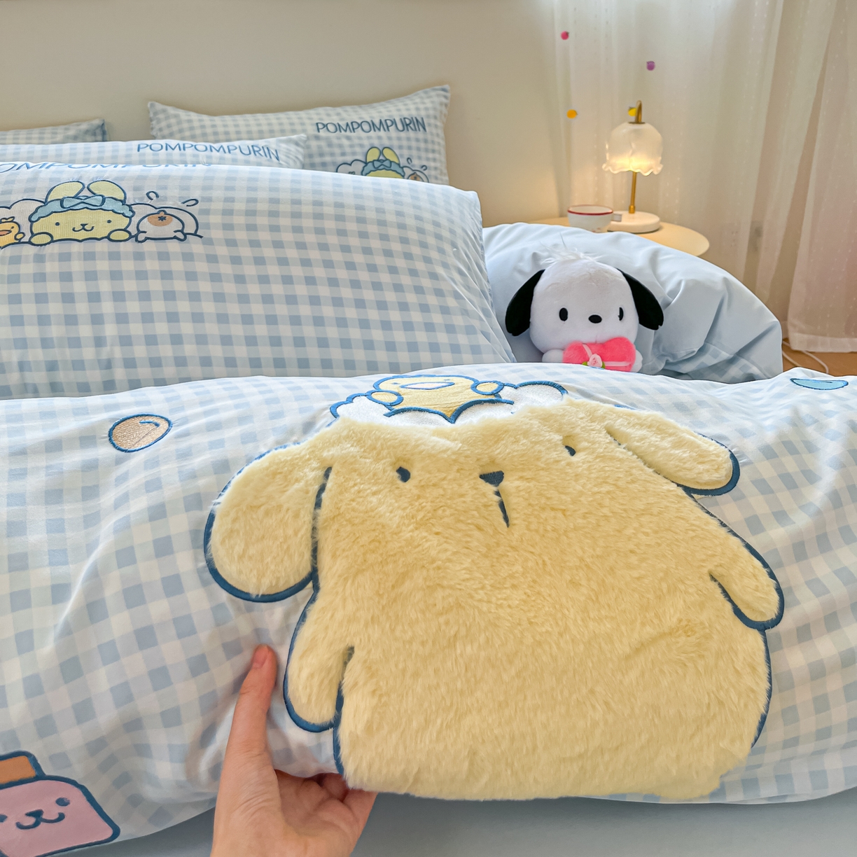 91家纺网 家纺一手货源 找家纺 金爱家 2025新款A类三丽鸥正版授权云柔水洗棉兔毛贴布绣刺绣软糯系列四件套 云柔水洗棉-贴布绣萌萌布丁狗