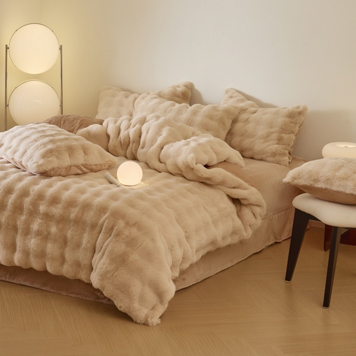 91家纺网 家纺一手货源 找家纺 玖琳家纺 2025新款托斯卡纳特价兔兔绒兔毛绒四件套 卡其