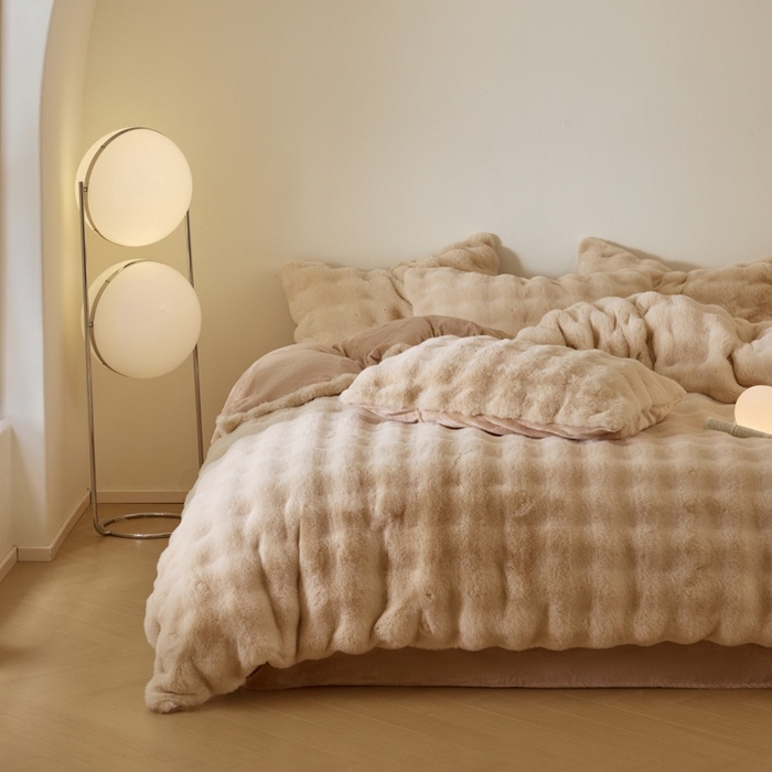 91家纺网 家纺一手货源 找家纺 玖琳家纺 2025新款托斯卡纳特价兔兔绒兔毛绒四件套 卡其