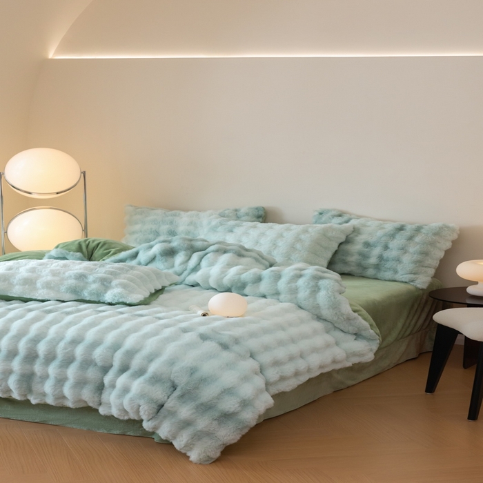 91家纺网 家纺一手货源 找家纺 玖琳家纺 2025新款托斯卡纳特价兔兔绒兔毛绒四件套 七彩 绿