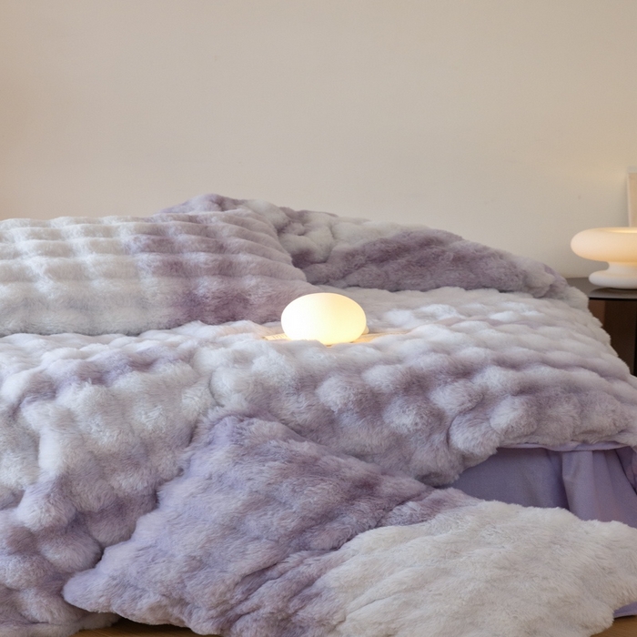 91家纺网 家纺一手货源 找家纺 玖琳家纺 2025新款托斯卡纳特价兔兔绒兔毛绒四件套 七彩 紫