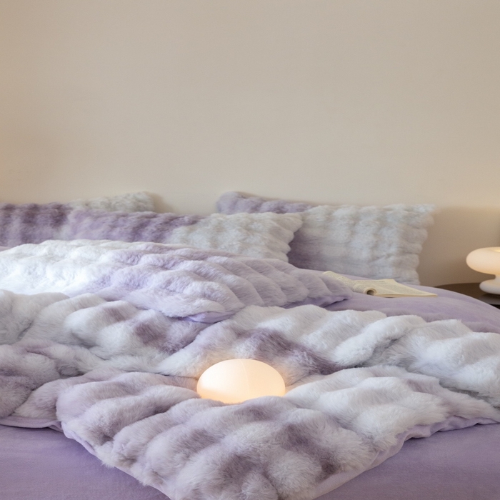 91家纺网 家纺一手货源 找家纺 玖琳家纺 2025新款托斯卡纳特价兔兔绒兔毛绒四件套 七彩 紫