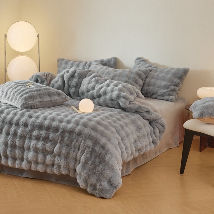 91家纺网 家纺一手货源 找家纺 玖琳家纺 2025新款托斯卡纳特价兔兔绒兔毛绒四件套 烟灰