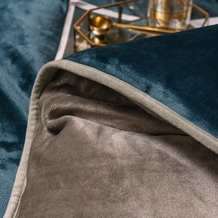 91家纺网 家纺一手货源 找家纺 宜代光年 2025新款加厚保暖纯色牛奶绒黑金四件套系列 绅士