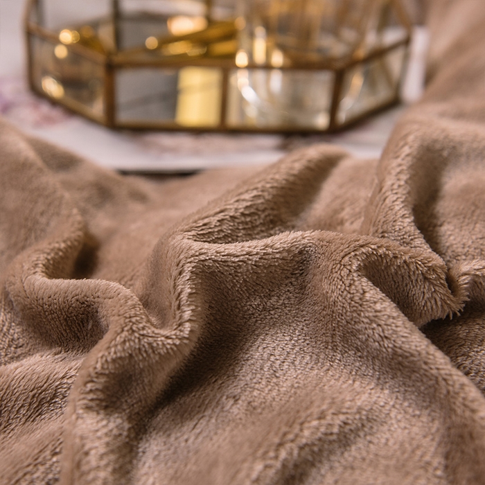 91家纺网 家纺一手货源 找家纺 宜代光年 2025新款加厚保暖纯色牛奶绒黑金四件套系列 古曼