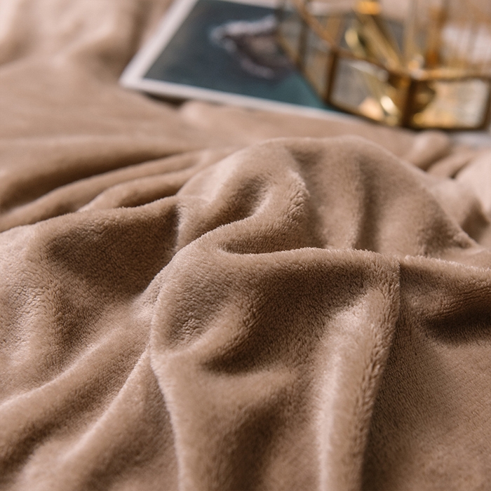 91家纺网 家纺一手货源 找家纺 宜代光年 2025新款加厚保暖纯色牛奶绒黑金四件套系列 咖士米