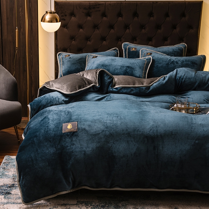 91家纺网 家纺一手货源 找家纺 宜代光年 2025新款加厚保暖纯色牛奶绒黑金四件套系列 绅士