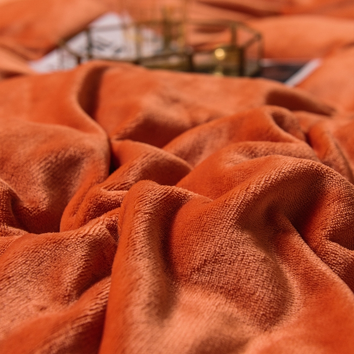 91家纺网 家纺一手货源 找家纺 宜代光年 2025新款加厚保暖纯色牛奶绒黑金四件套系列 丹霞橙