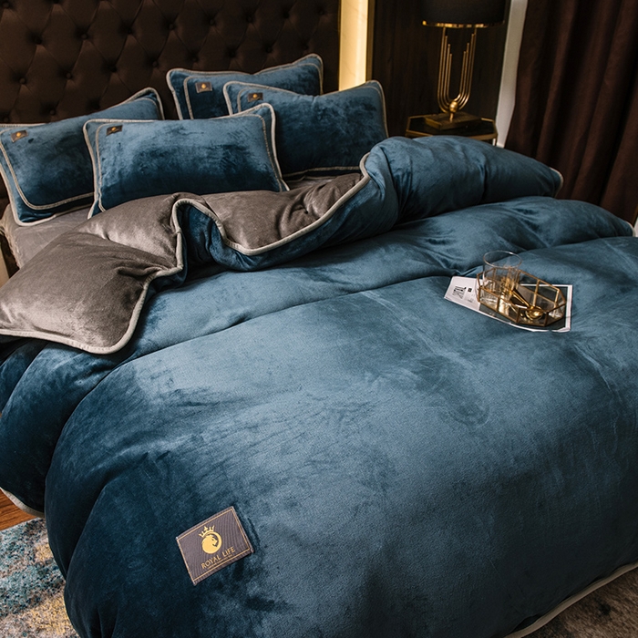 91家纺网 家纺一手货源 找家纺 宜代光年 2025新款加厚保暖纯色牛奶绒黑金四件套系列 绅士