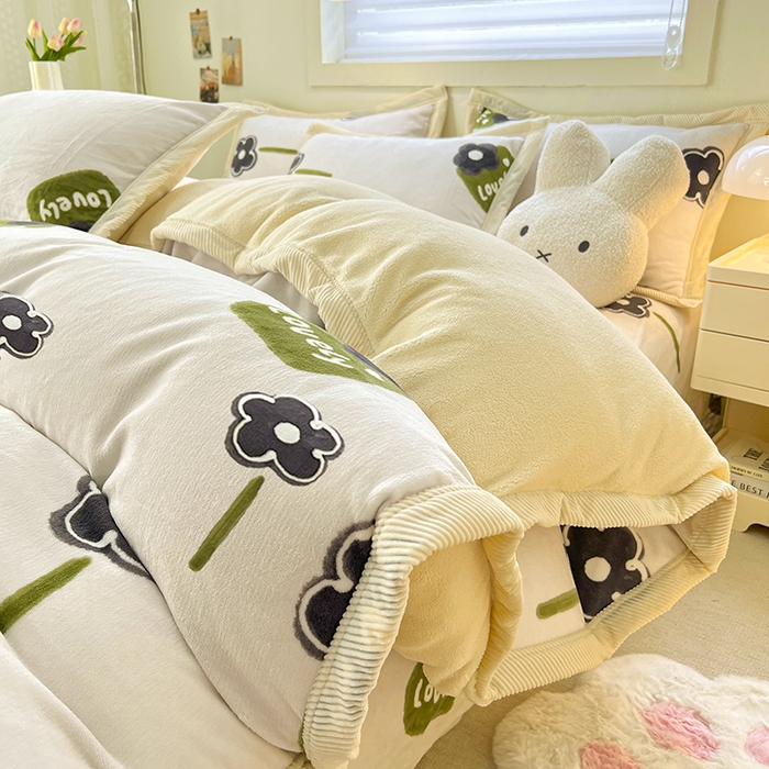 91家纺网 家纺一手货源 找家纺 （总）宜代光年 2025新款雕花印花暖羊绒系列四件套