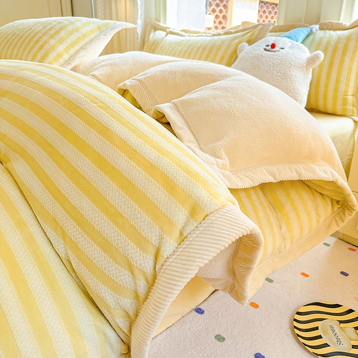 91家纺网 家纺一手货源 找家纺 （总）宜代光年 2025新款雕花印花暖羊绒系列四件套