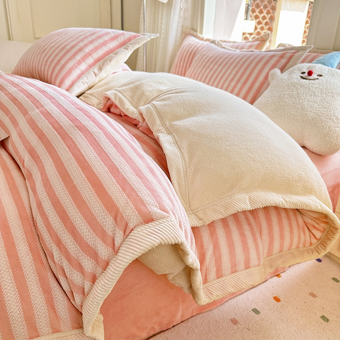 91家纺网 家纺一手货源 找家纺 （总）宜代光年 2025新款雕花印花暖羊绒系列四件套