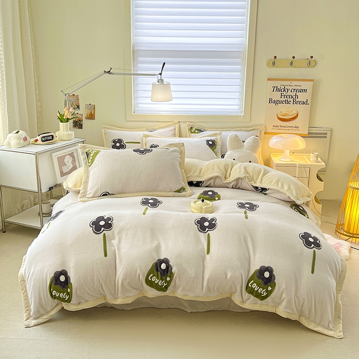 91家纺网 家纺一手货源 找家纺 宜代光年 2025新款雕花印花暖羊绒系列四件套 暖羊绒-五叶花