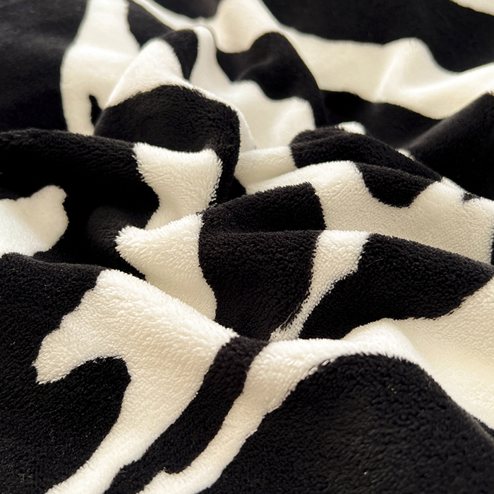 91家纺网 家纺一手货源 找家纺 宜代光年 2025新款雕花印花暖羊绒系列四件套 暖羊绒-斑马