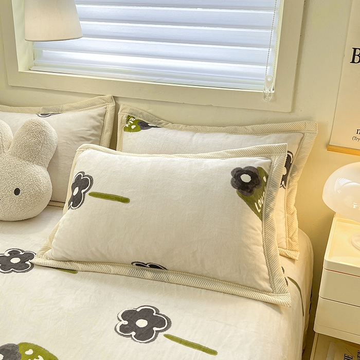 91家纺网 家纺一手货源 找家纺 宜代光年 2025新款雕花印花暖羊绒系列四件套 暖羊绒-五叶花