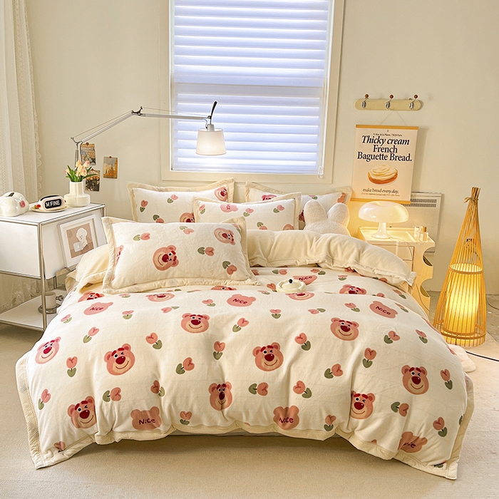 91家纺网 家纺一手货源 找家纺 宜代光年 2025新款雕花印花暖羊绒系列四件套 暖羊绒-花朵熊