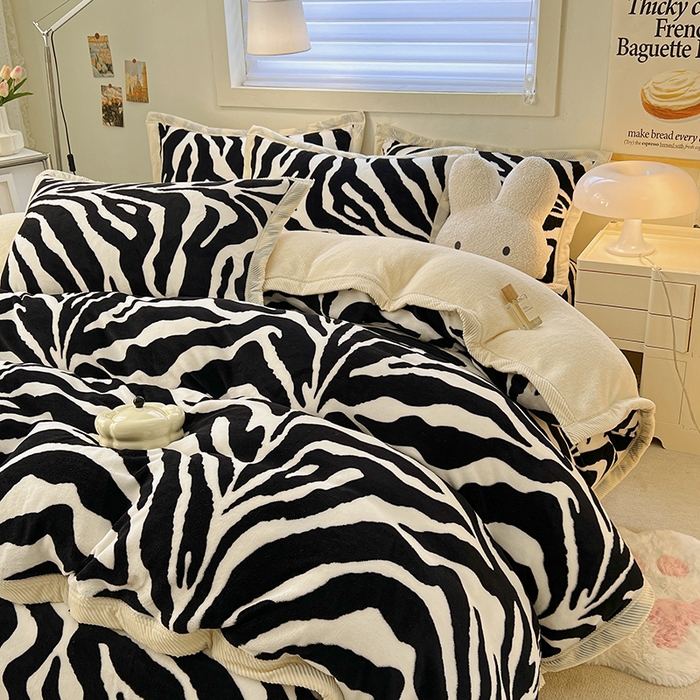 91家纺网 家纺一手货源 找家纺 宜代光年 2025新款雕花印花暖羊绒系列四件套 暖羊绒-斑马