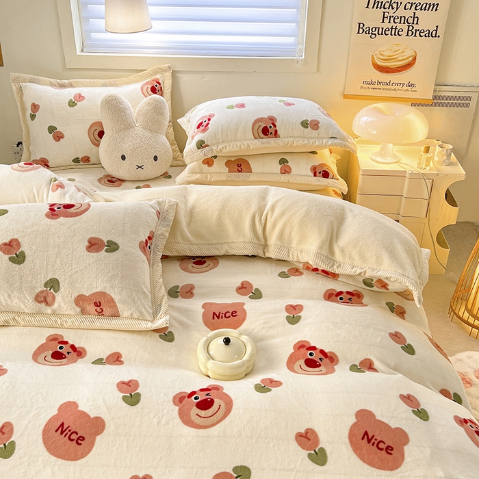 91家纺网 家纺一手货源 找家纺 宜代光年 2025新款雕花印花暖羊绒系列四件套 暖羊绒-花朵熊