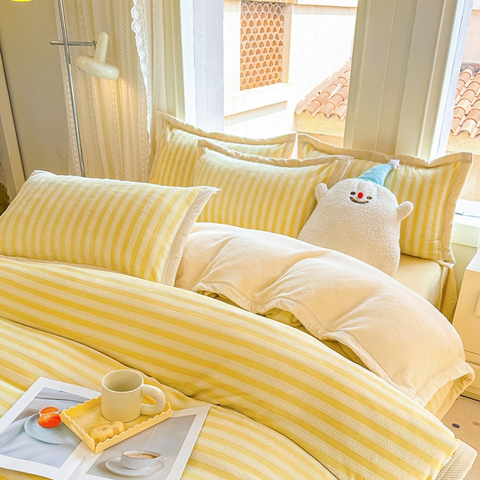 91家纺网 家纺一手货源 找家纺 宜代光年 2025新款雕花印花暖羊绒系列四件套 暖羊绒-黄色条纹