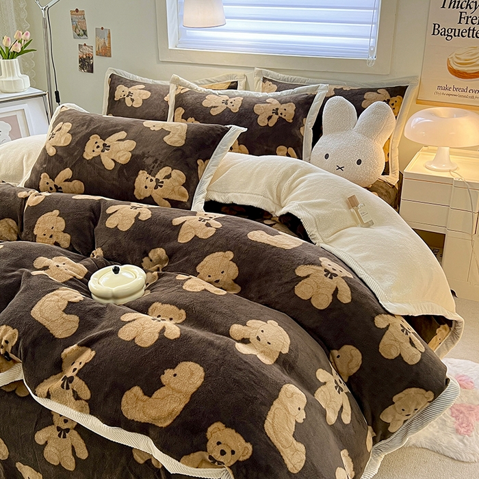 91家纺网 家纺一手货源 找家纺 宜代光年 2025新款雕花印花暖羊绒系列四件套 暖羊绒-吉米咖