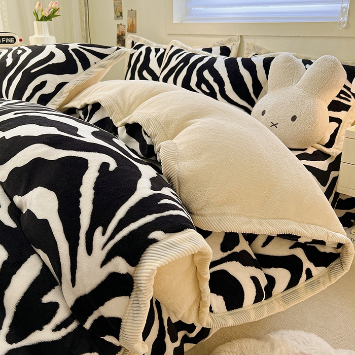 91家纺网 家纺一手货源 找家纺 宜代光年 2025新款雕花印花暖羊绒系列四件套 暖羊绒-斑马