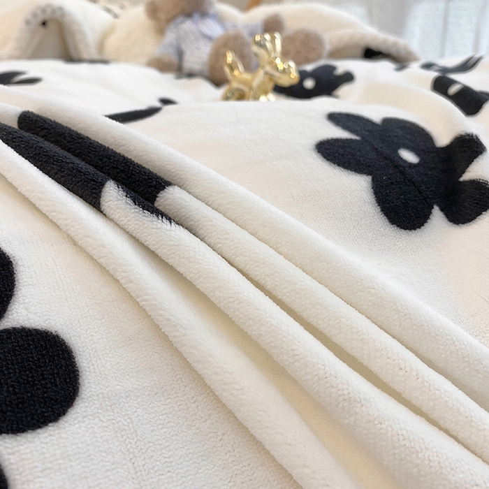 91家纺网 家纺一手货源 找家纺 宜代光年 2025新款雕花印花暖羊绒系列四件套 暖羊绒-小香风