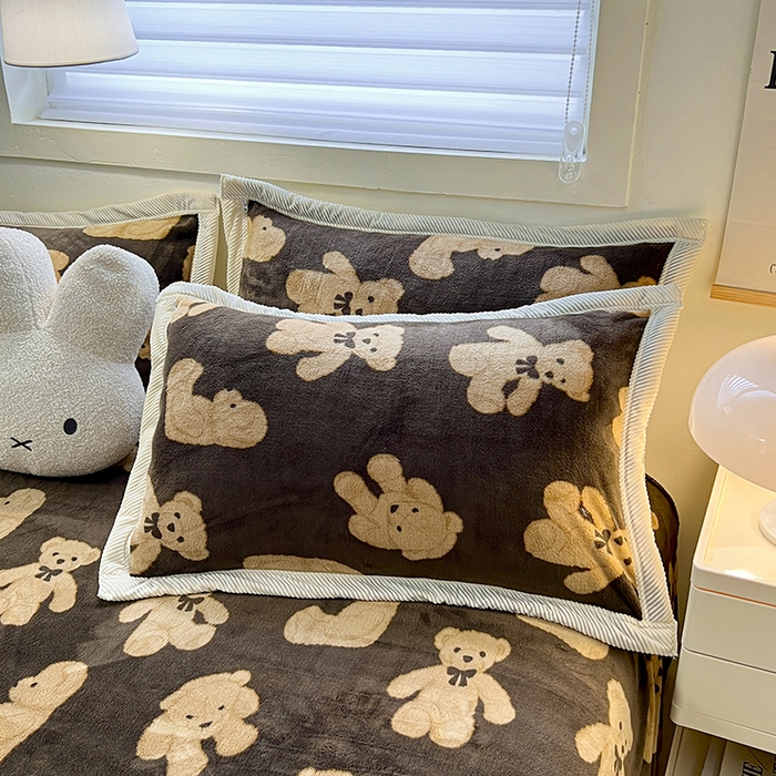 91家纺网 家纺一手货源 找家纺 宜代光年 2025新款雕花印花暖羊绒系列四件套 暖羊绒-吉米咖