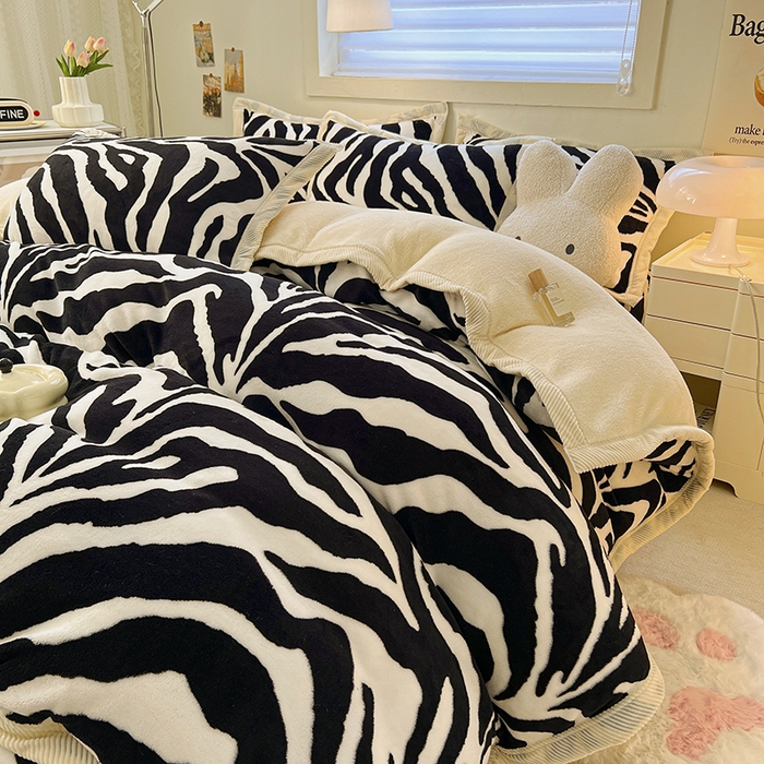 91家纺网 家纺一手货源 找家纺 宜代光年 2025新款雕花印花暖羊绒系列四件套 暖羊绒-斑马