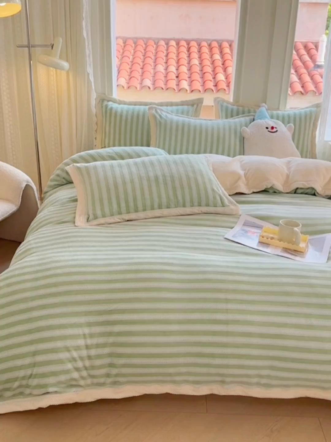 91家纺网 家纺一手货源 找家纺 宜代光年 2025新款雕花印花暖羊绒系列四件套 暖羊绒-绿色条纹