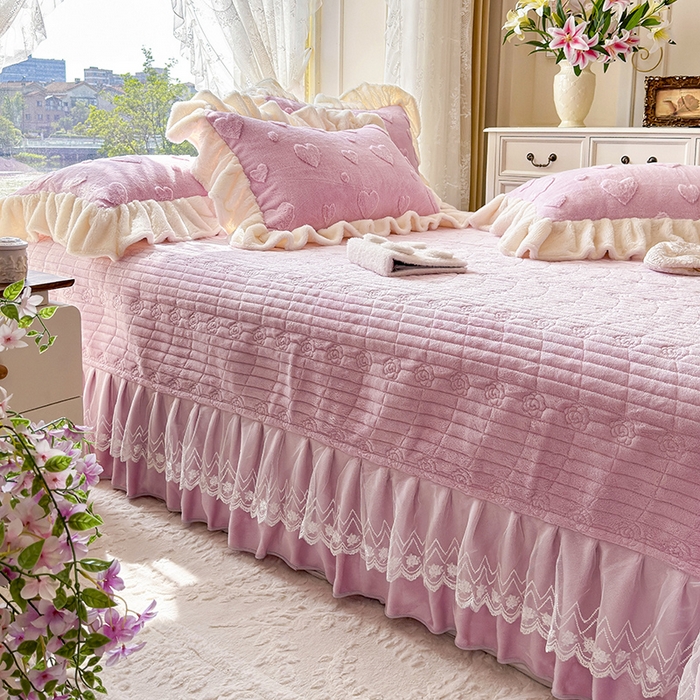 91家纺网 家纺一手货源 找家纺 （总）宜凡家纺 2025新款兔绒提花牛奶绒夹棉床盖四件套