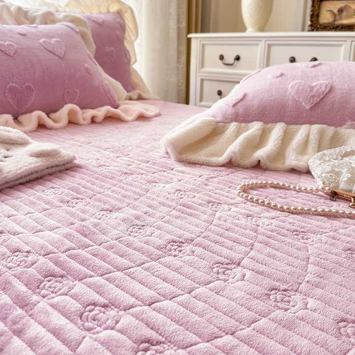 91家纺网 家纺一手货源 找家纺 （总）宜凡家纺 2025新款兔绒提花牛奶绒夹棉床盖四件套