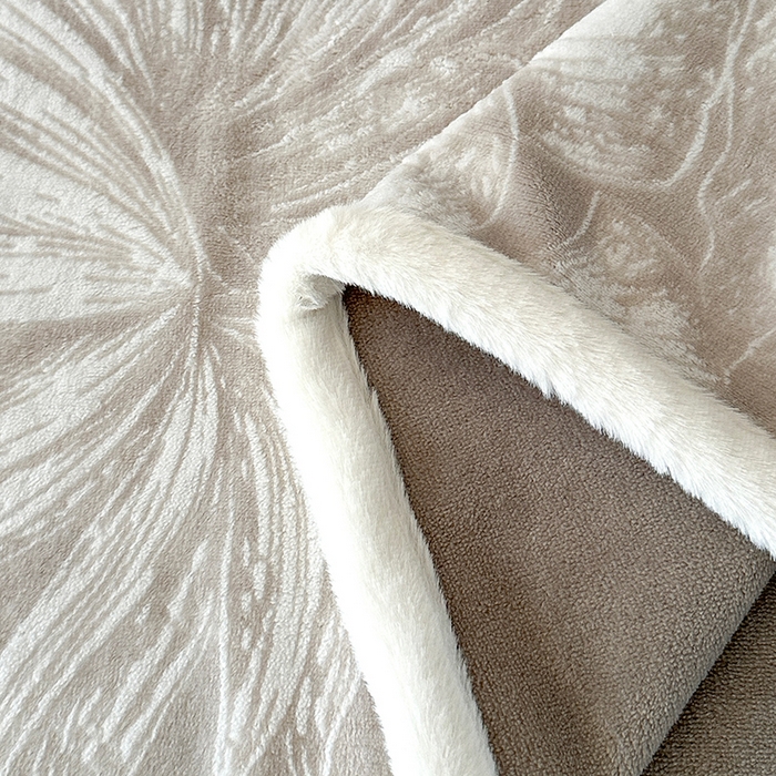 91家纺网 家纺一手货源 找家纺 柏薇 2025新款兔毛宽包边立体雕花牛奶绒四件套 爱意雾语-咖