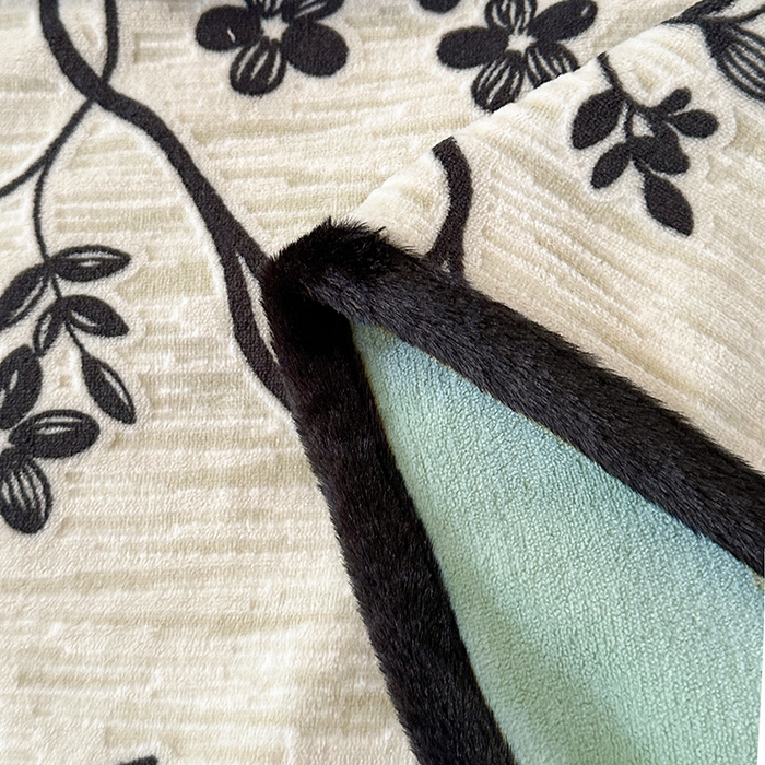 91家纺网 家纺一手货源 找家纺 柏薇 2025新款兔毛宽包边立体雕花牛奶绒四件套 蓝铃风语