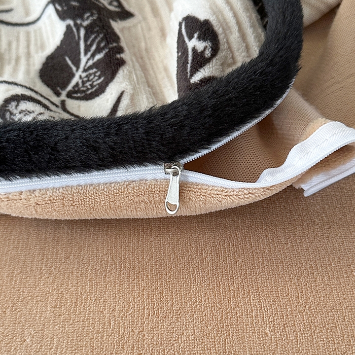 91家纺网 家纺一手货源 找家纺 柏薇 2025新款兔毛宽包边立体雕花牛奶绒四件套 梦花坞