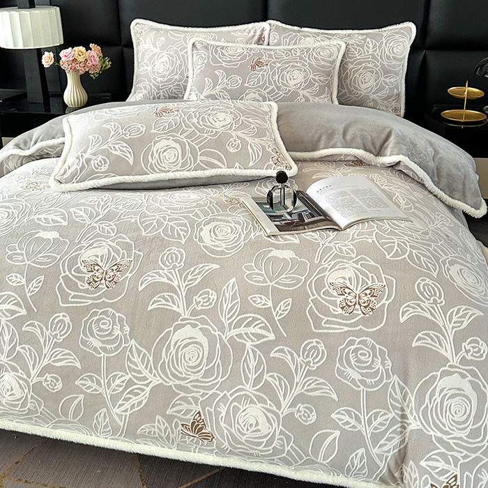 91家纺网 家纺一手货源 找家纺 柏薇 2025新款兔毛宽包边立体雕花牛奶绒四件套 牧云