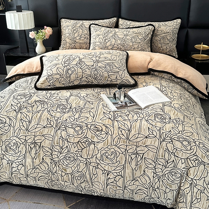 91家纺网 家纺一手货源 找家纺 柏薇 2025新款兔毛宽包边立体雕花牛奶绒四件套 山茶花