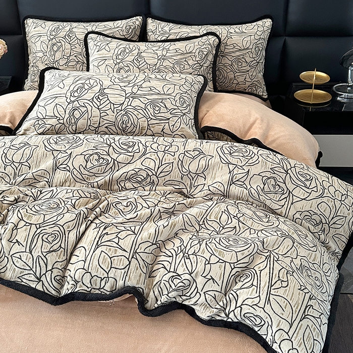 91家纺网 家纺一手货源 找家纺 柏薇 2025新款兔毛宽包边立体雕花牛奶绒四件套 山茶花