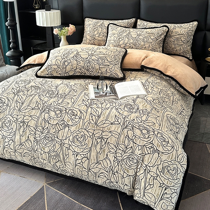 91家纺网 家纺一手货源 找家纺 柏薇 2025新款兔毛宽包边立体雕花牛奶绒四件套 山茶花