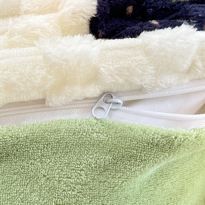 91家纺网 家纺一手货源 找家纺 宜代光年 2025新款大豆绒提花系列四件套（提供买家秀）-印花款 大豆绒-黑草莓