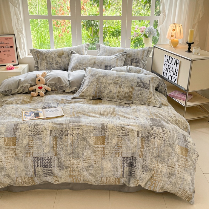 91家纺网 家纺一手货源 找家纺 仔仔熊 2025新款磨毛四件套系列 雅灰格纹