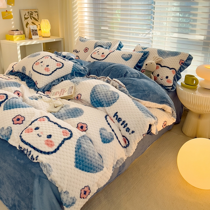 91家纺网 家纺一手货源 找家纺 宜代光年 2025新款大豆绒提花系列四件套（提供买家秀）-印花款 大豆绒-蓝色小熊