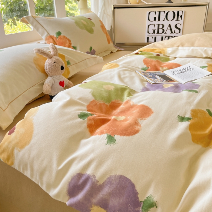 91家纺网 家纺一手货源 找家纺 仔仔熊 2025新款磨毛四件套系列 春涧