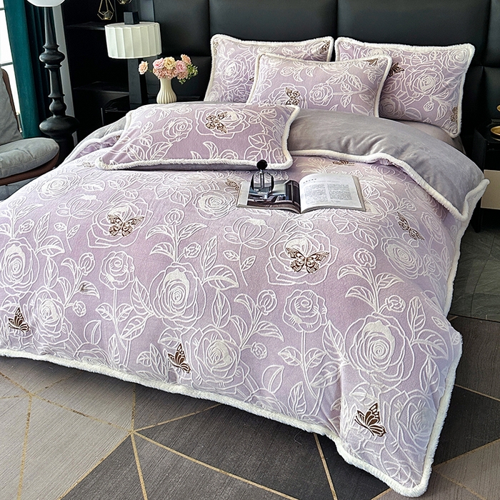 91家纺网 家纺一手货源 找家纺 柏薇 2025新款兔毛宽包边立体雕花牛奶绒四件套 雪愿