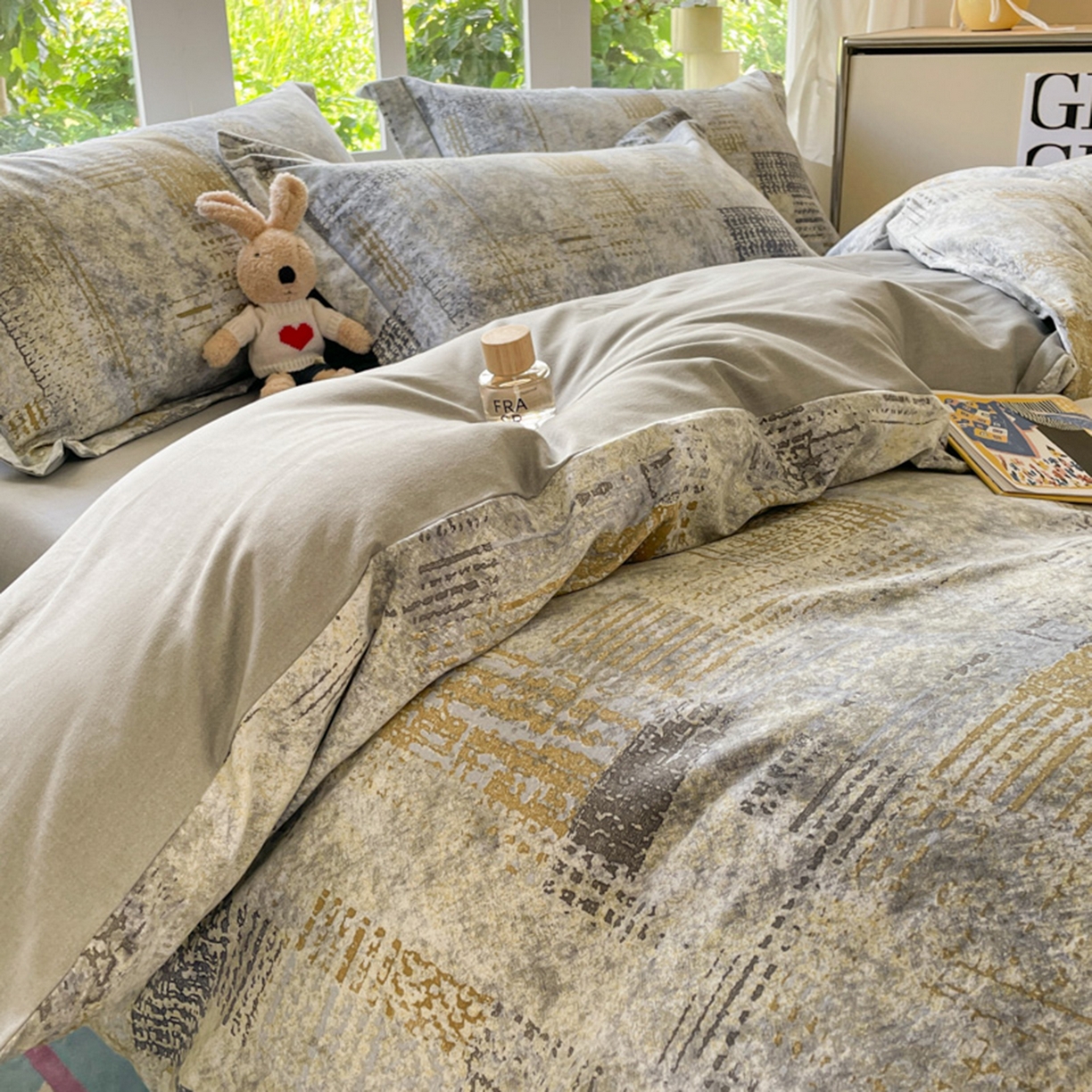 91家纺网 家纺一手货源 找家纺 仔仔熊 2025新款磨毛四件套系列 雅灰格纹