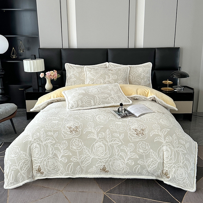 91家纺网 家纺一手货源 找家纺 柏薇 2025新款兔毛宽包边立体雕花牛奶绒四件套 云朵